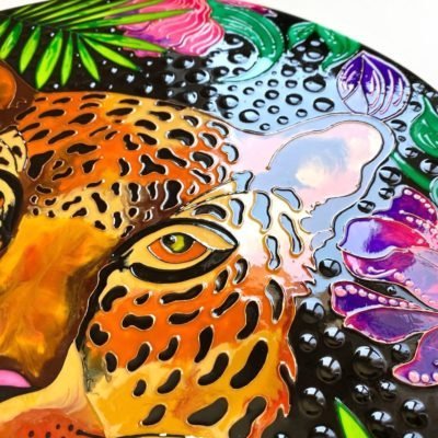 «Леопард в тропическом лесу» — круглая картина в ваш интерьер