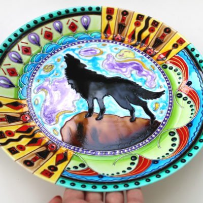 «Волк воет на Луну» — Тарелка декоративная на стену