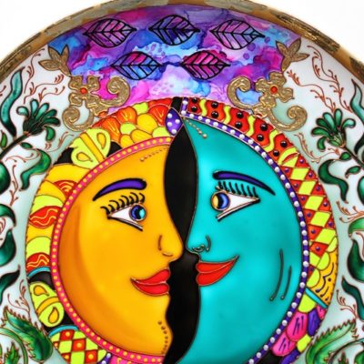 Декоративная тарелка «Солнце и Луна в лесных травах»