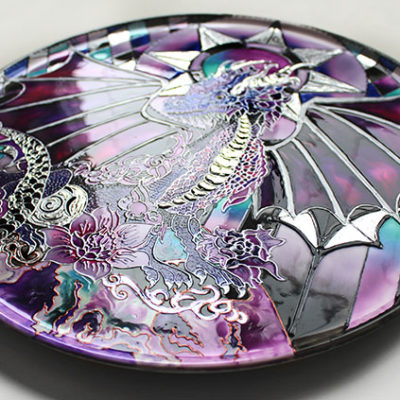 Декоративная тарелка-картина «Дракон шагает по планете» ручная роспись