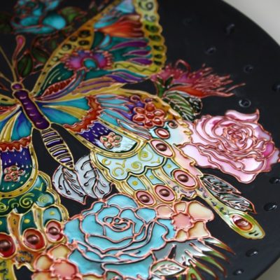 Декоративная тарелка «Капли росы» розы и бабочка
